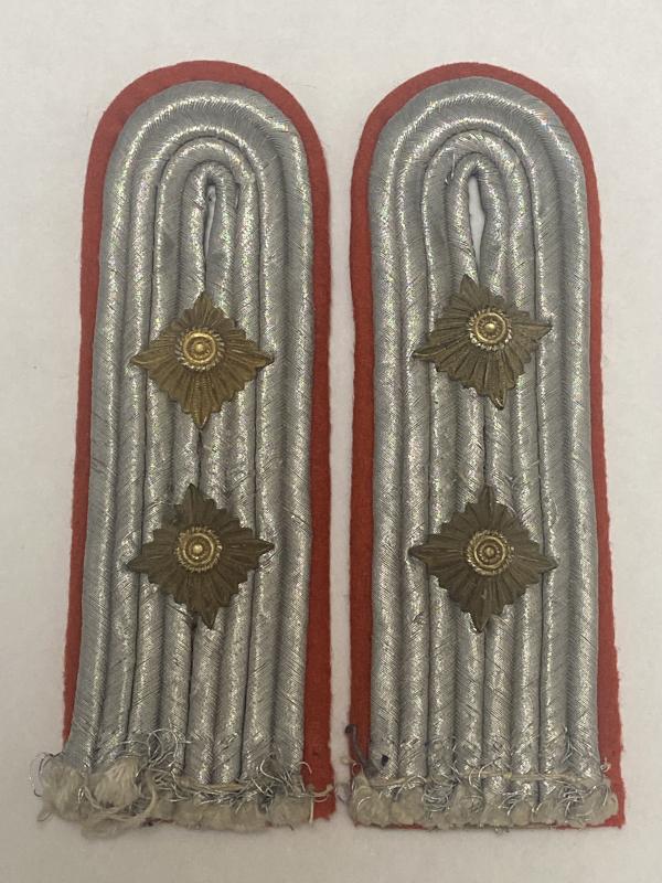 WWII German Heer Artillery Hauptmann Shoulder Boards – Officer Dress Epaulettes (Matching Pair)