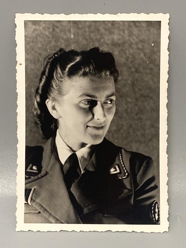 WWII German Army Helferin Portrait Photograph – Heer Female Auxiliary, Studio Photo