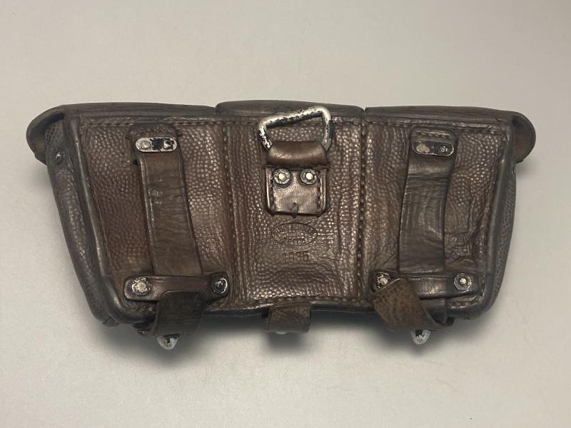Pre-War German K98k Ammunition Pouch – Brown Leather, Albin Scholle 1935