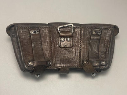 Pre-War German K98k Ammunition Pouch – Brown Leather, Albin Scholle 1935