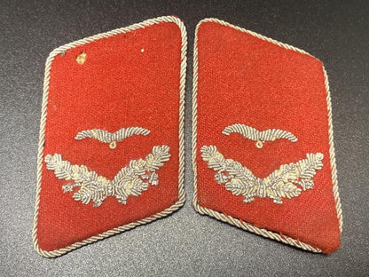 WWII Luftwaffe Leutnant Flak Officer Collar Tabs – Red Waffenfarbe (Pair)
