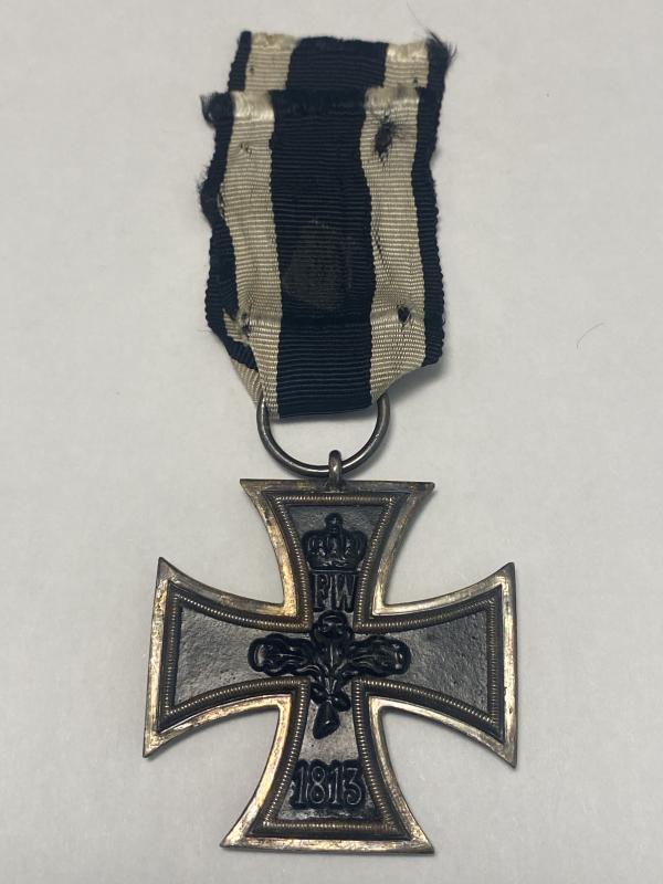 WWI German Iron Cross Second Class (1914–1918) – SW Wagner Maker, With Ribbon