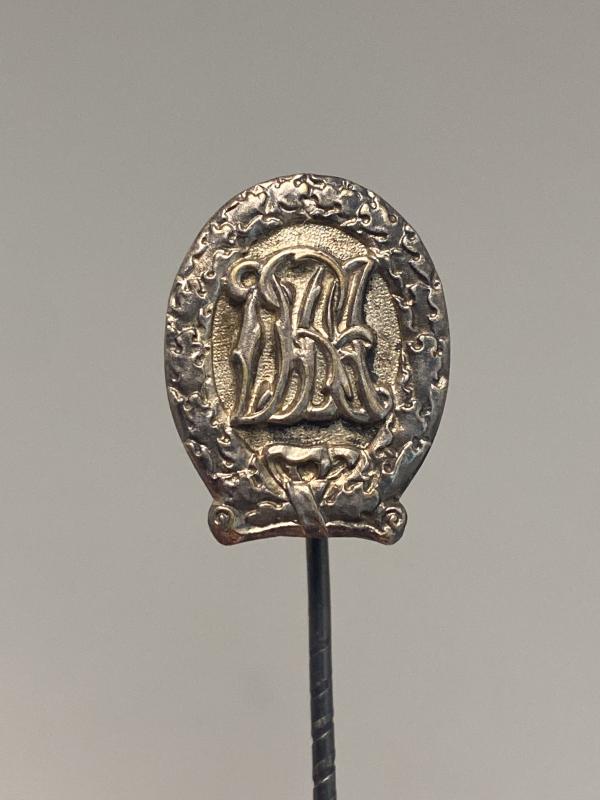 Pre-War DRA Sports Badge Stick Pin (Silver Finish) – L. Chr. Lauer, Nürnberg