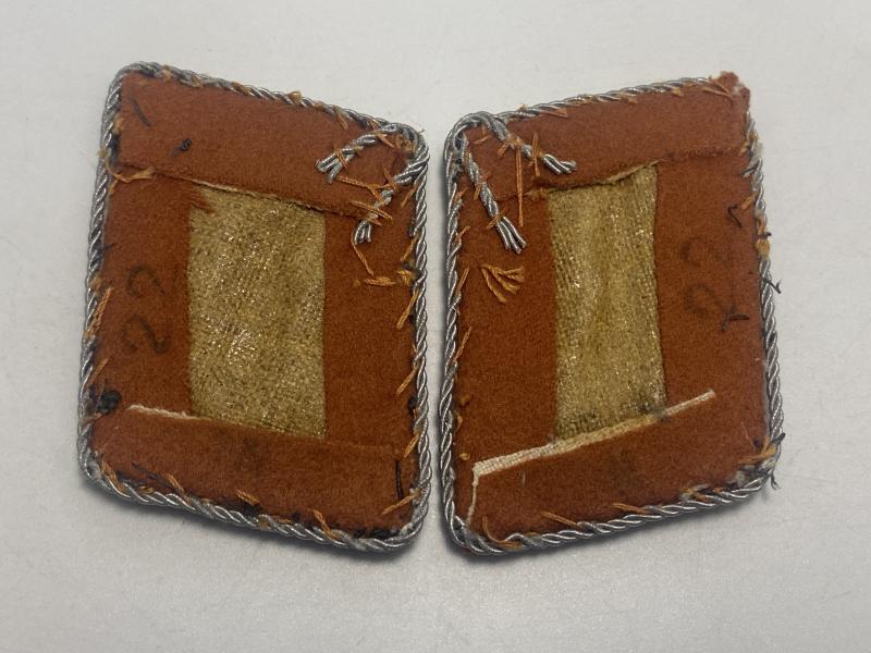 WWII Luftwaffe Nachrichten (Signals) Officer Collar Tabs – Silver Bullion on Brown Backing