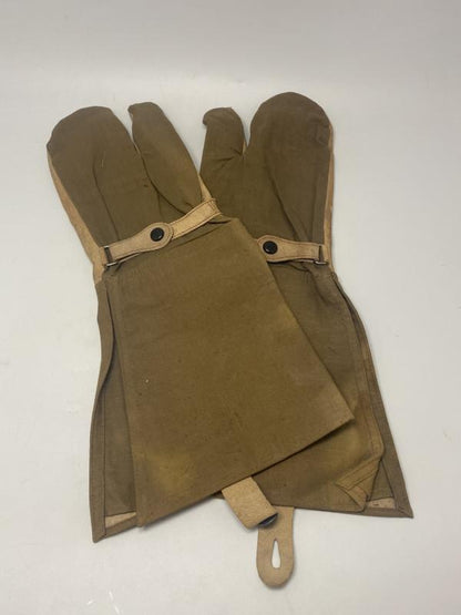 WWII German Tropical Kradschützen Gauntlets – RBN “B41” Marked, Unissued Matching Pair