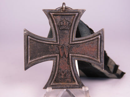 WWI German Iron Cross Second Class (1914–1918) – S-W (Sy-Wagner Berlin) Maker, With Ribbon
